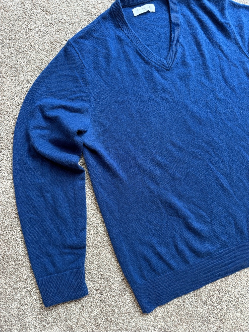 Men's Everlane V-Neck Cashmere Blue Sweater Size Large - Picture 3 of 11